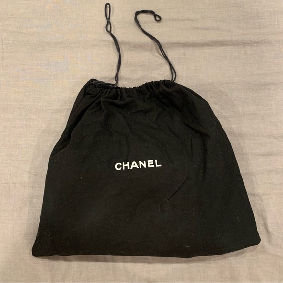 Chanel Boy Bag Old Medium Black Perforated Lambskin Leather Chrome Hardware - Picture 16 of 16